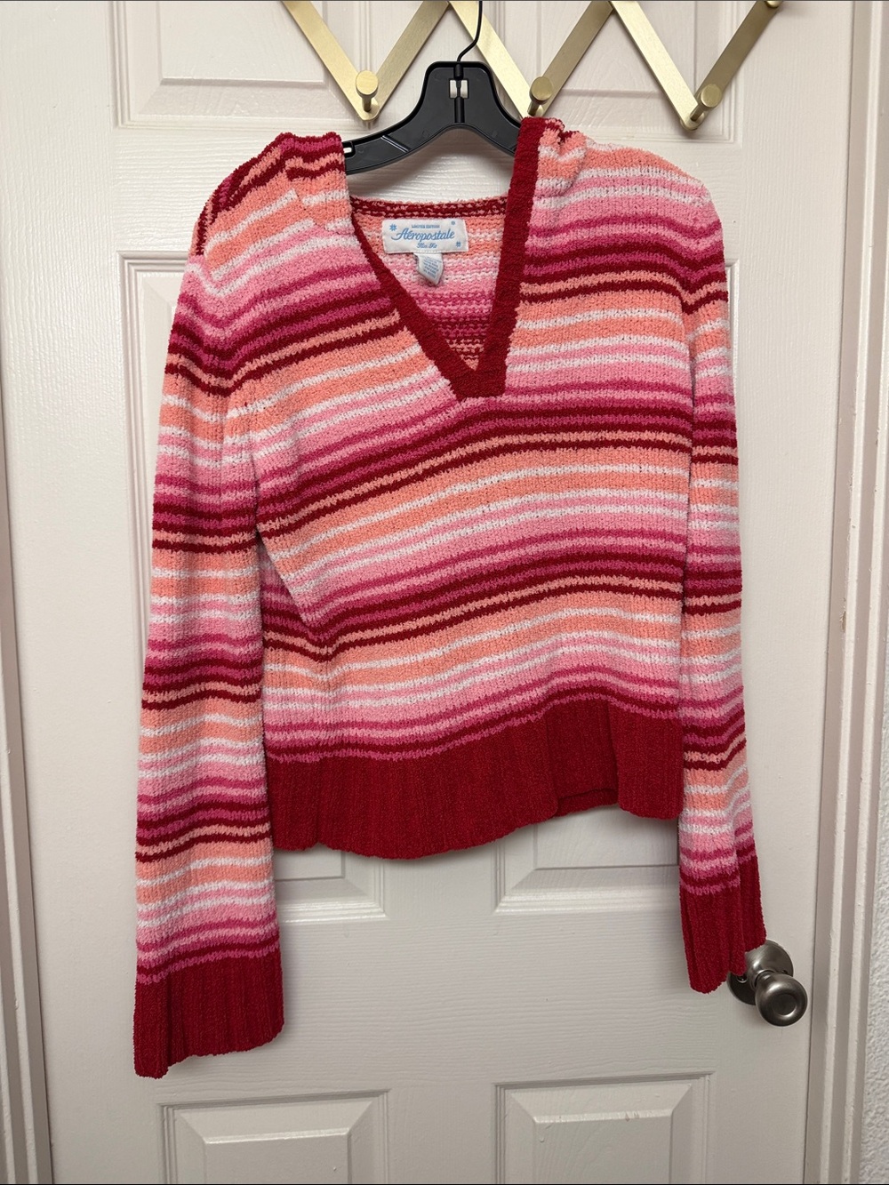 Y2k limited edition Aeropostale Red Pink Striped V-Neck Knit Sweater